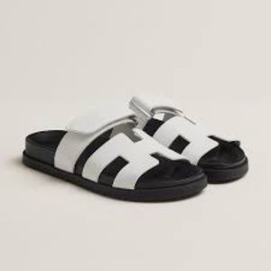 Hermes Chypre Sandal size 8 ( 40) runs small